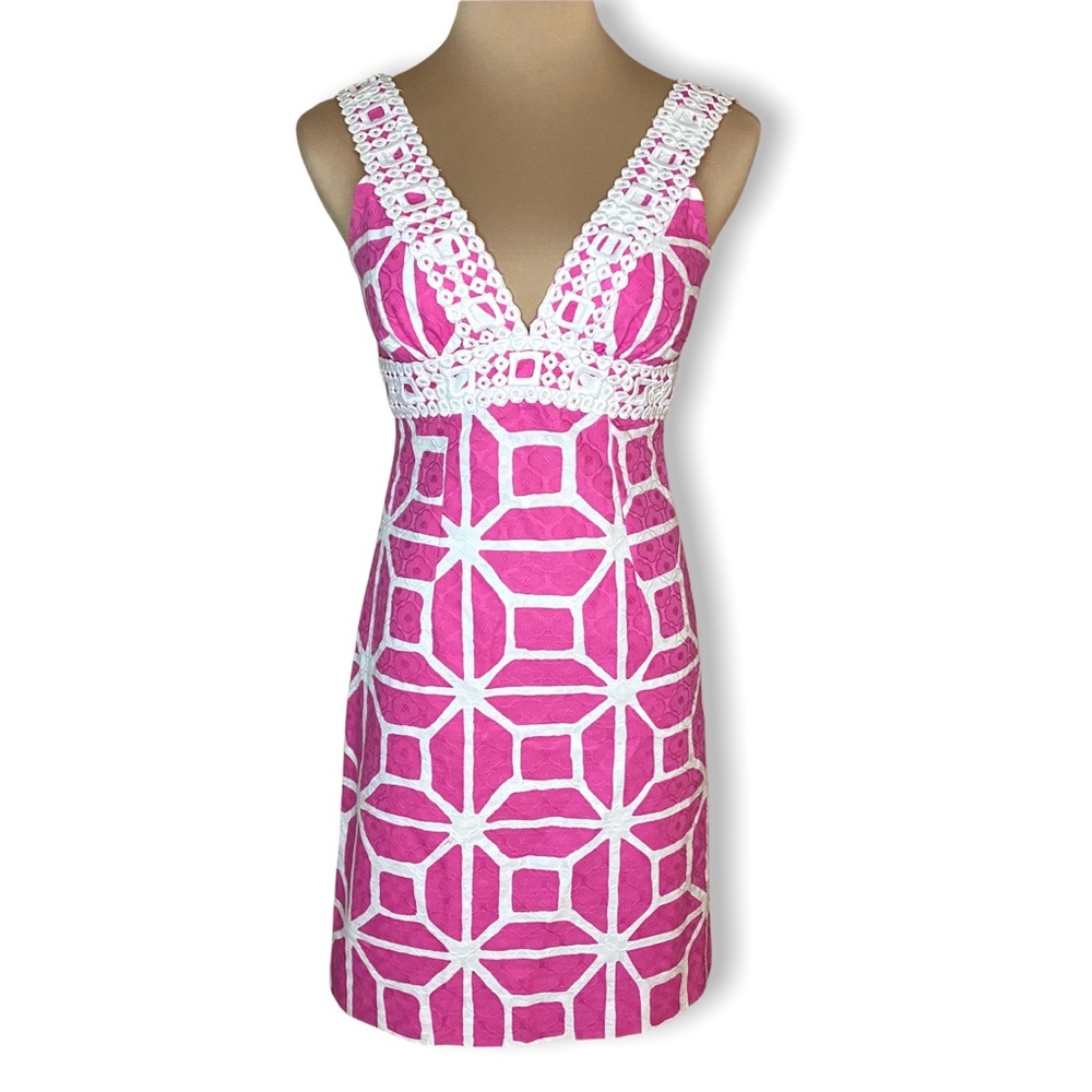 Trina Turk Dress Mini V-Nexk Embroidered Pink Abstract Print Lined Size 0/2